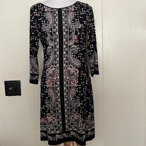Cute and comfortable White House Black Market size medium dress